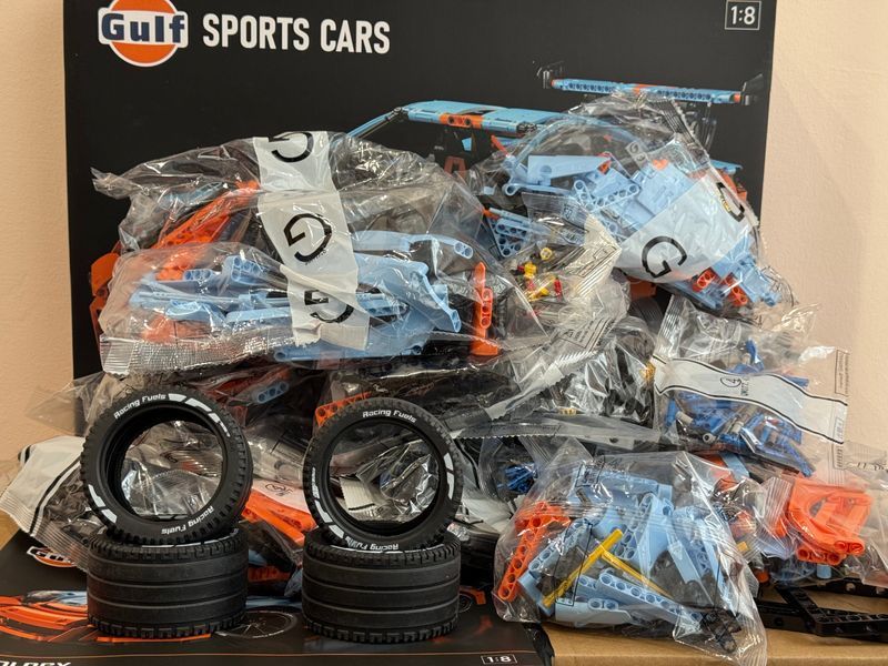 Конструктор машинка Porsche GT3 Gulf Technic, 2863 деталей, совместимый с LEGO, технический набор 1000235 фото
